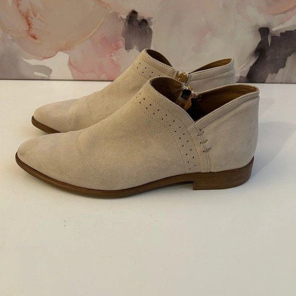 ! Italeau cream  suede booties size 7 - Picture 2 of 7